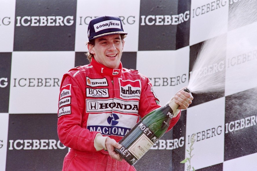 Senna tricampeão mundial